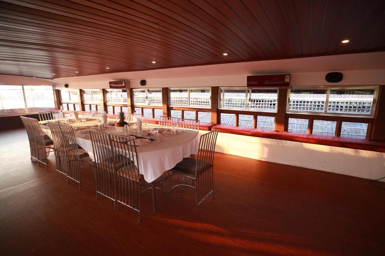 Friends Cruise, Nightstay Houseboat Alappuzha ภายนอก รูปภาพ
