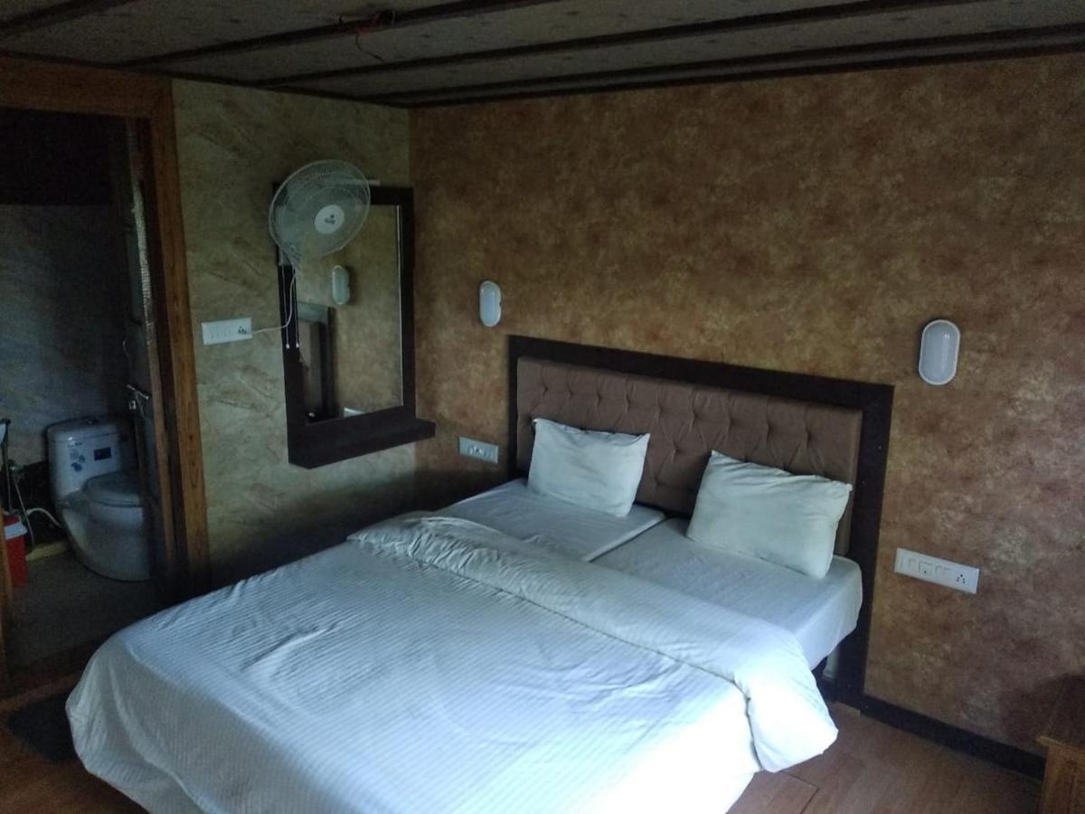 Friends Cruise, Nightstay Houseboat Alappuzha ภายนอก รูปภาพ