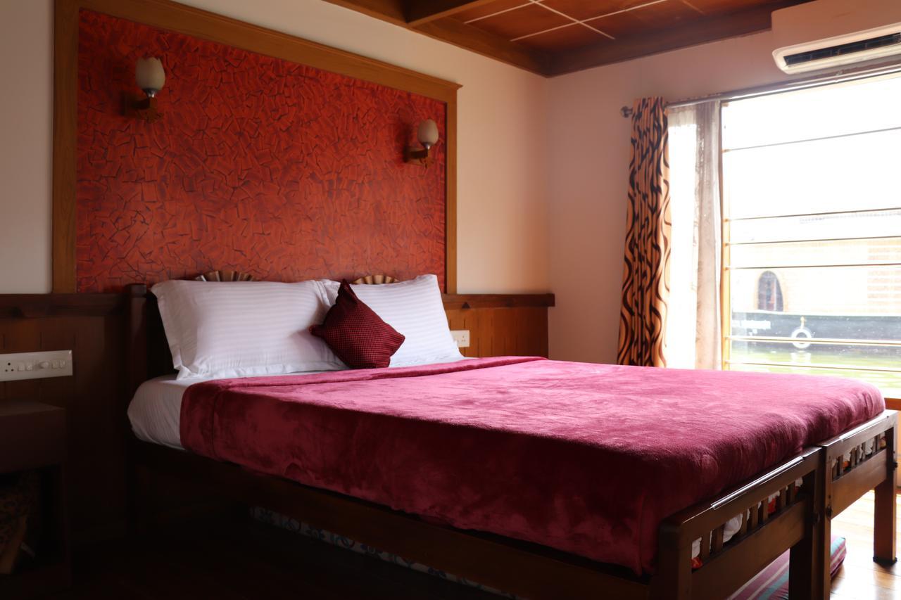 Friends Cruise, Nightstay Houseboat Alappuzha ภายนอก รูปภาพ