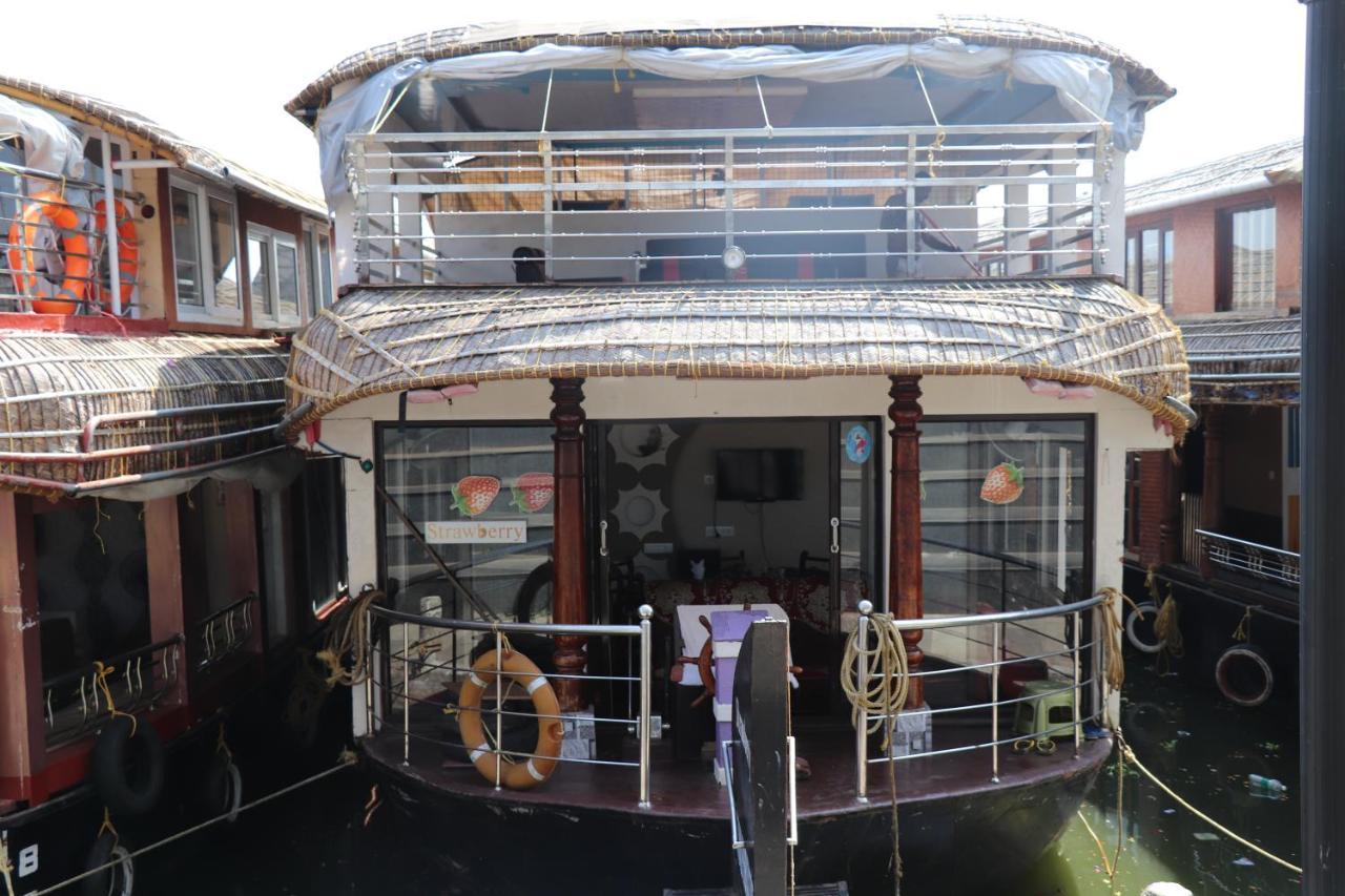 Friends Cruise, Nightstay Houseboat Alappuzha ภายนอก รูปภาพ