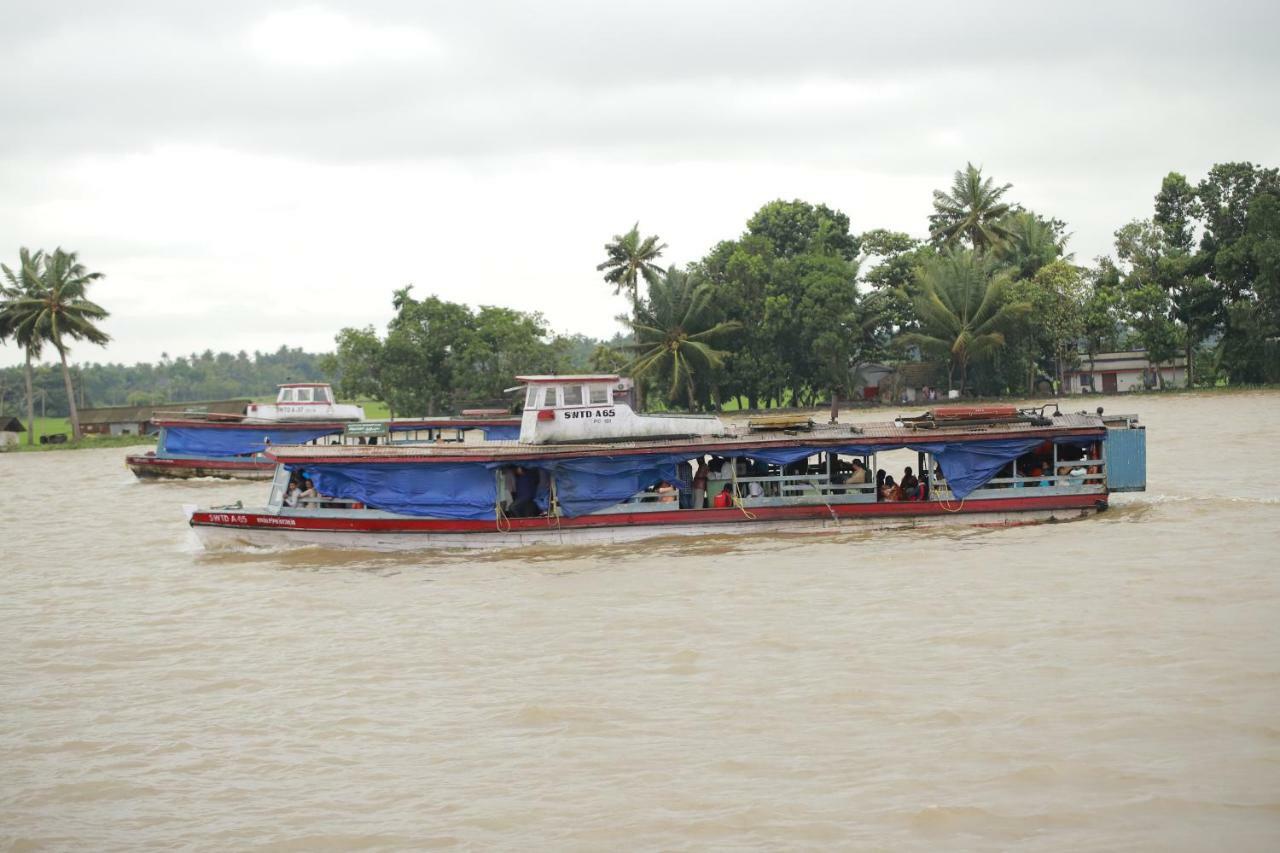 Friends Cruise, Nightstay Houseboat Alappuzha ภายนอก รูปภาพ