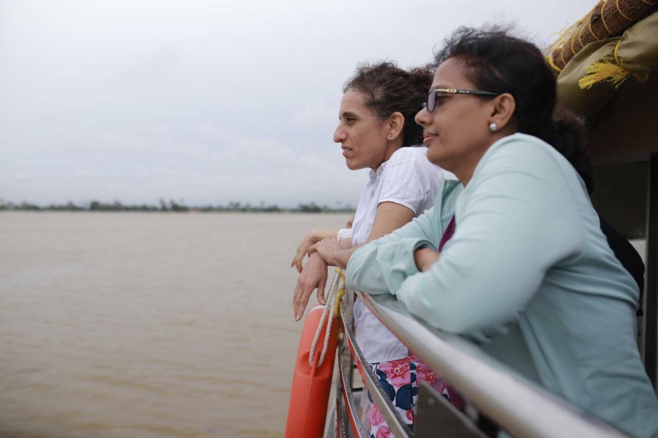 Friends Cruise, Nightstay Houseboat Alappuzha ภายนอก รูปภาพ