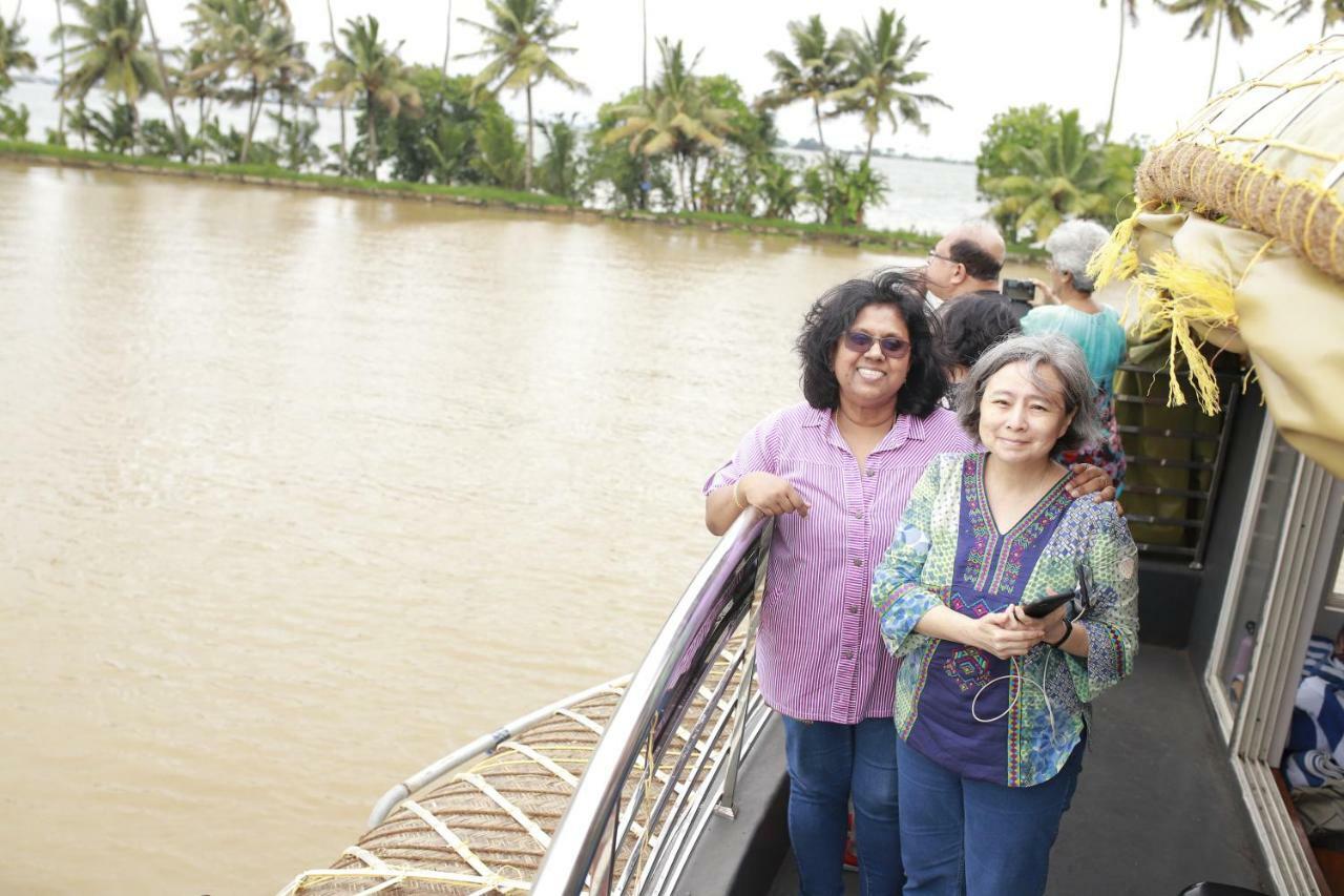 Friends Cruise, Nightstay Houseboat Alappuzha ภายนอก รูปภาพ